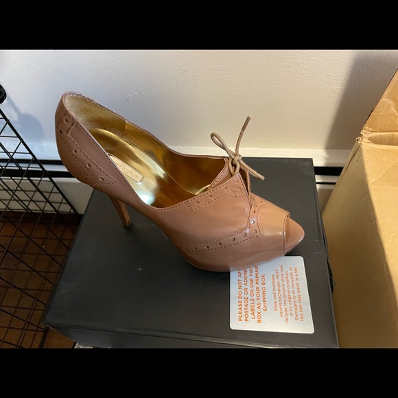 Report Signature Ellis Nude …New in box - Picture 3 of 5